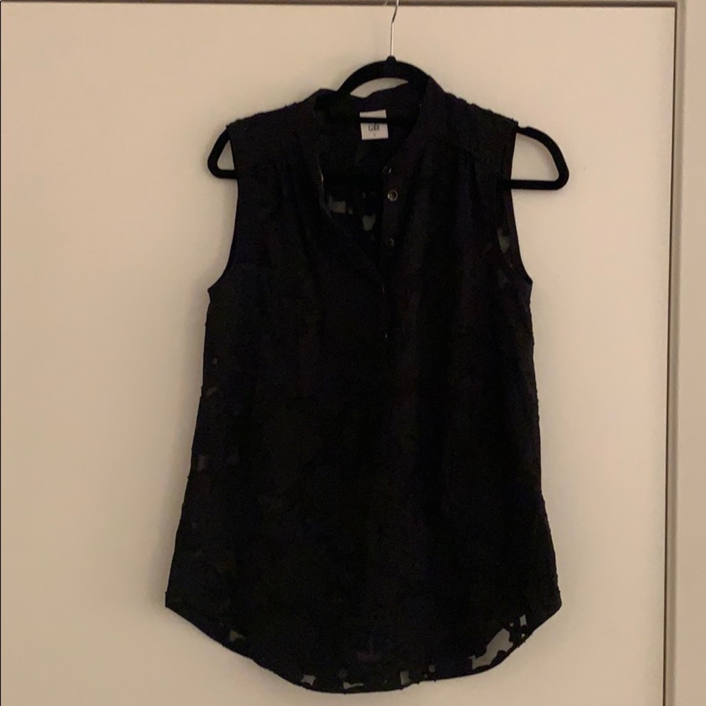 Floral appliqué sleeveless shirt